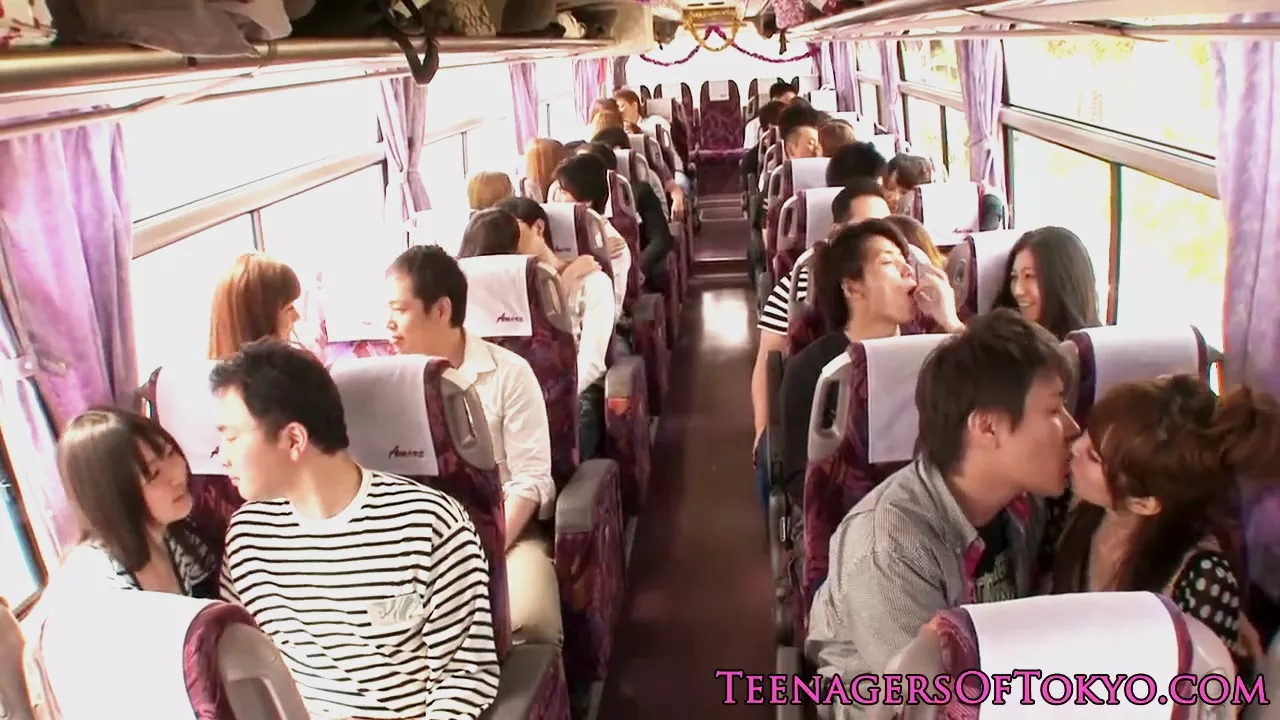 Horny couples have all sorts of sex on the bus - AsianPornVideo.XXX